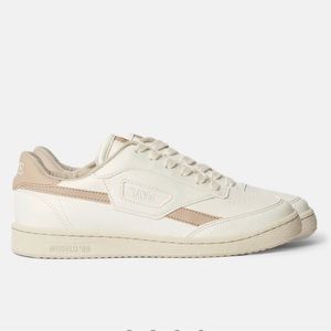 Saye Modelo Beige Sneakers